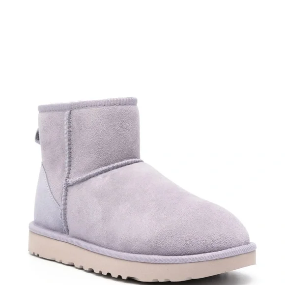 NWT Ugg Classic Mini II Ankle Boots - Picture 2 of 8